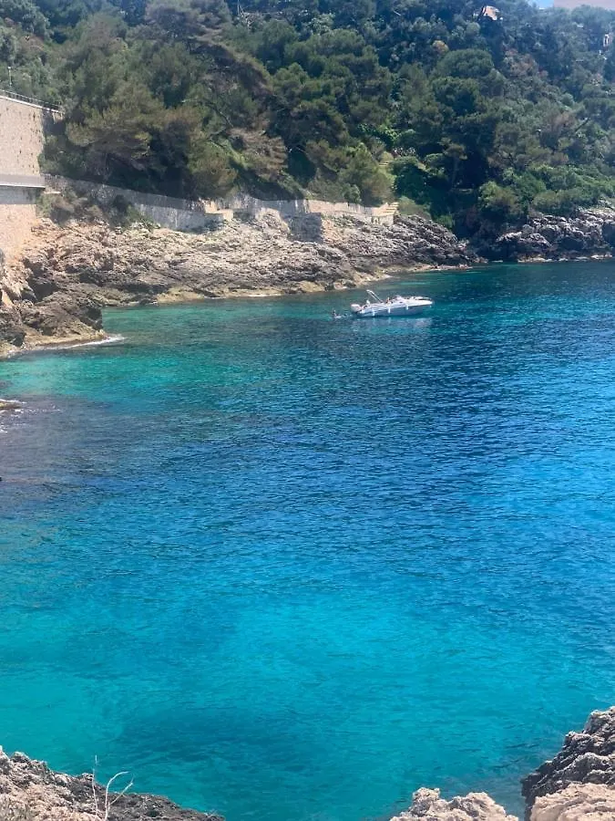 Castiello B&B ロクブリュヌ＝カップ＝マルタン フランス