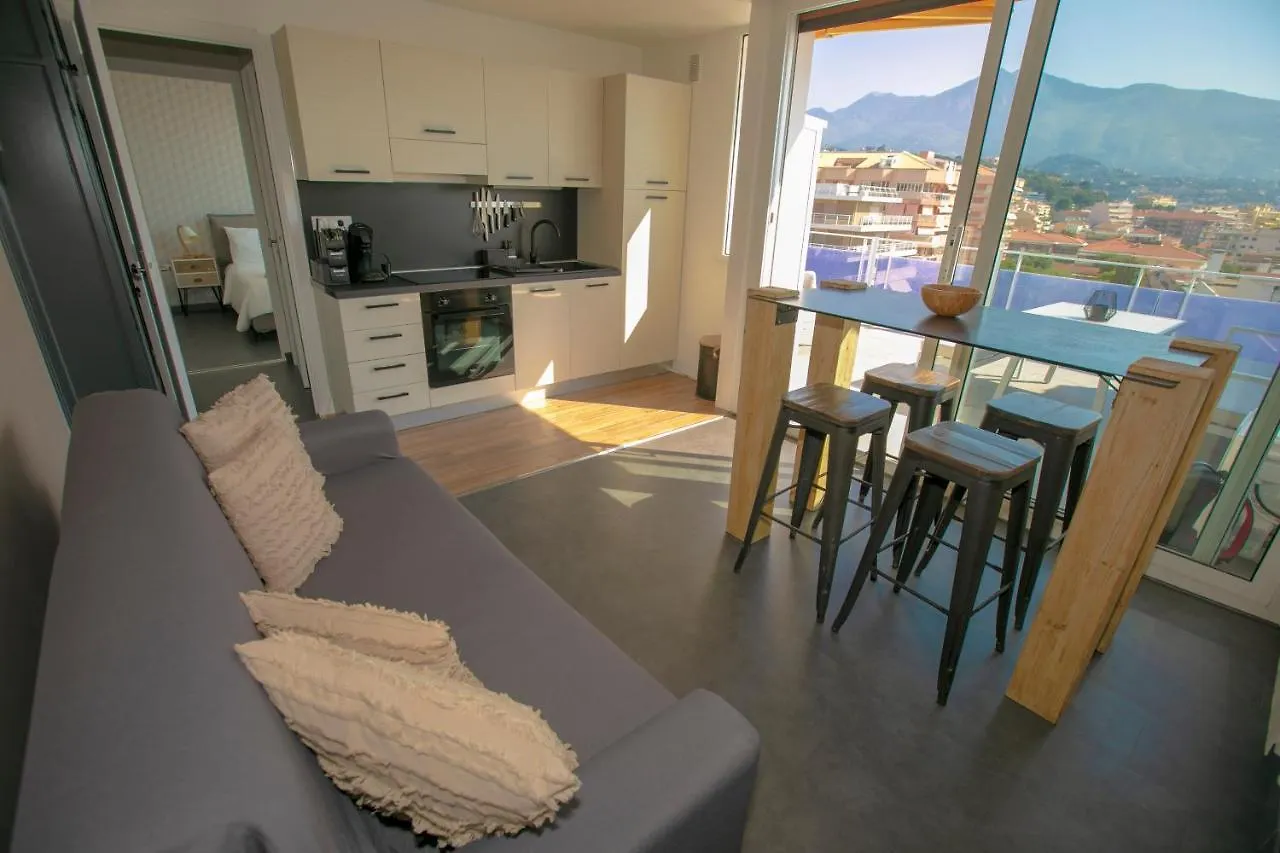 Castiello B&B Roccabruna 0*,