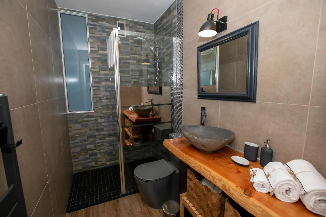 Castiello B&B ロクブリュヌ＝カップ＝マルタン 0*,